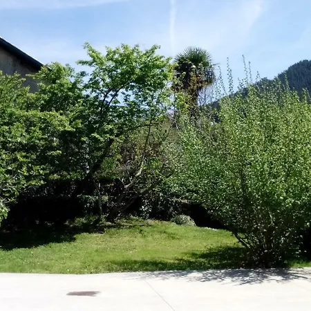 Lavin Etxea Vakantiehuis *